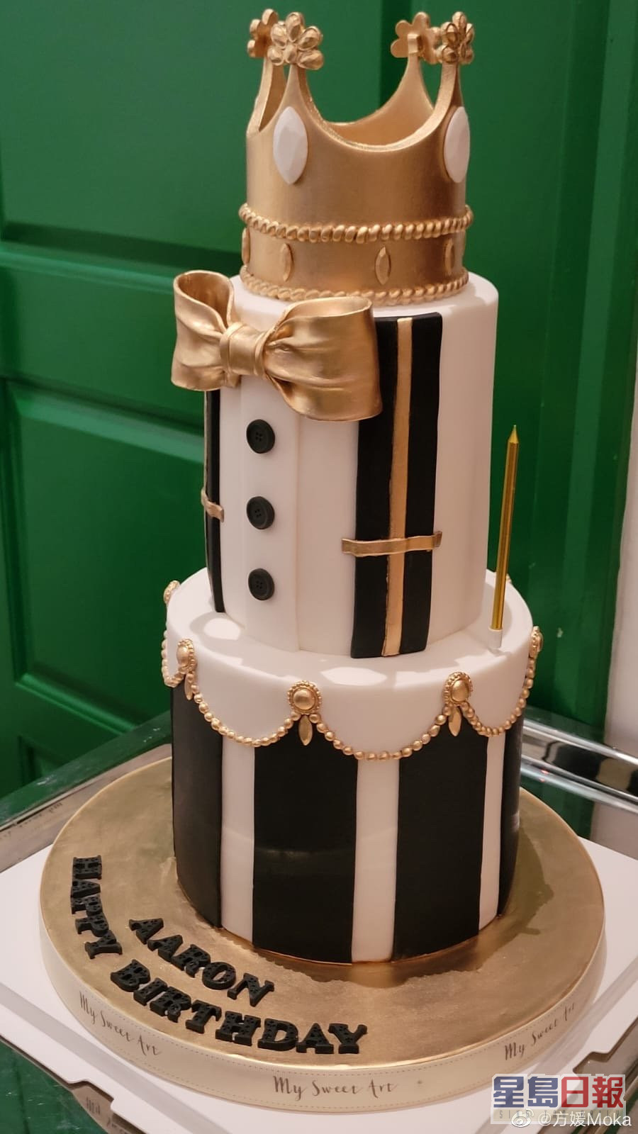 生日蛋糕有大王冠，衬晒郭富城「舞台王者」的称号。  ​