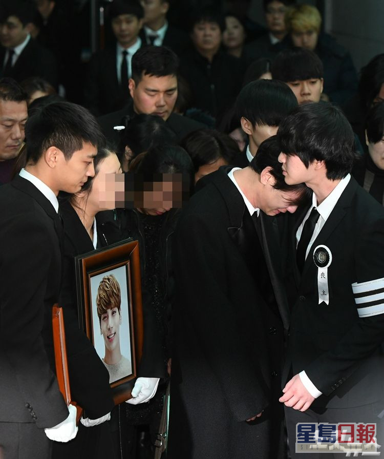 SHINee的隊友非常悲哀，至今仍經常發文悼念鐘鉉。