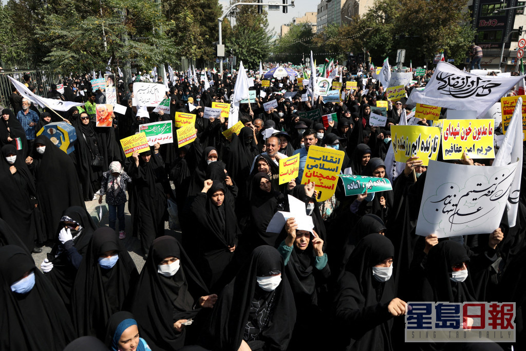 其中在首都德黑蘭有數千人集會。REUTERS