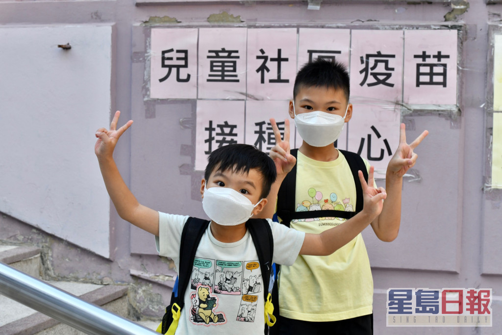 何栢良指香港中小學的疫苗接種率名列世界前茅。資料圖片