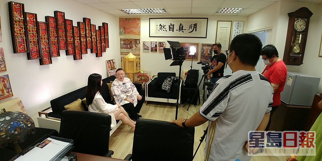 李居明透露参与拍摄《大剃度》的41位港人来自不同界别。