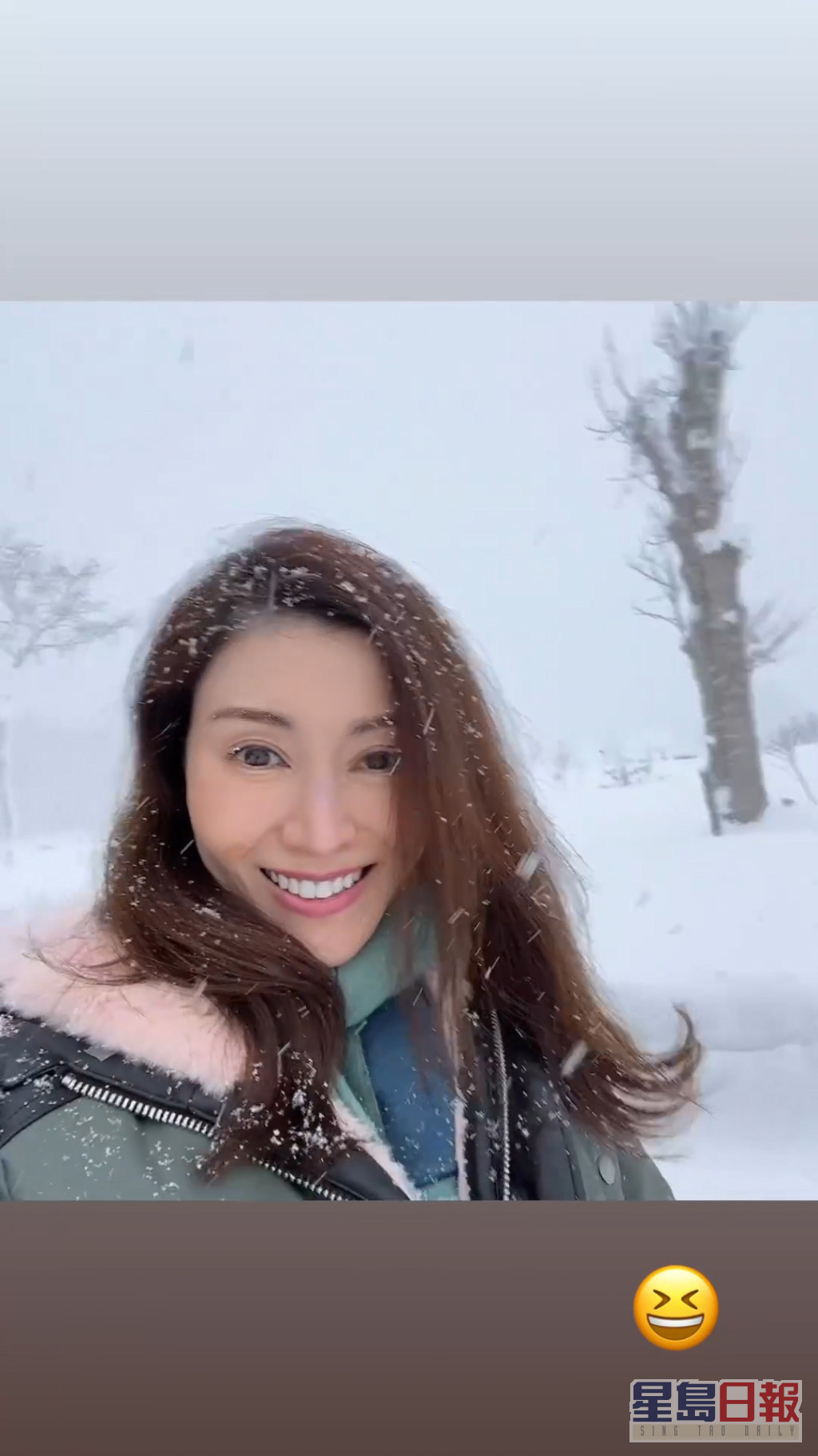 李嘉欣早前到日本，在雪地自拍玩《初恋》feel，还配上剧集背景音乐。