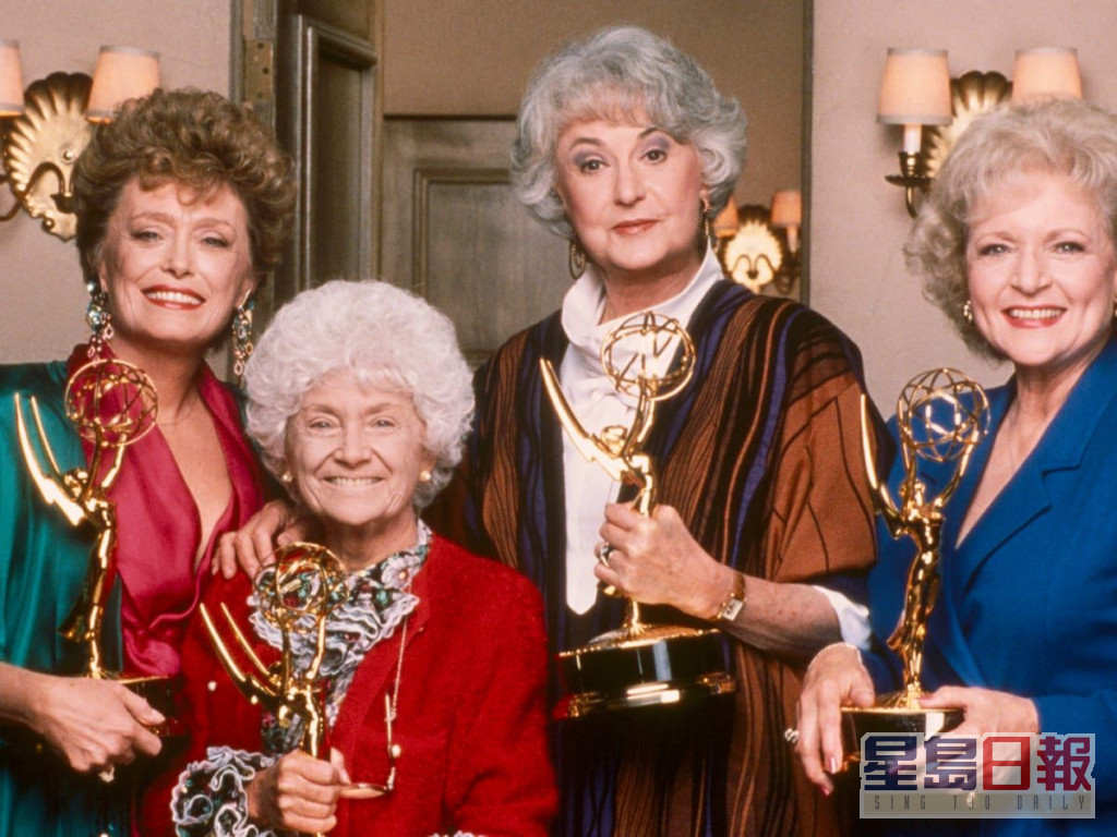 Betty（右一）主演的《The Golden Girls》大受欢迎。