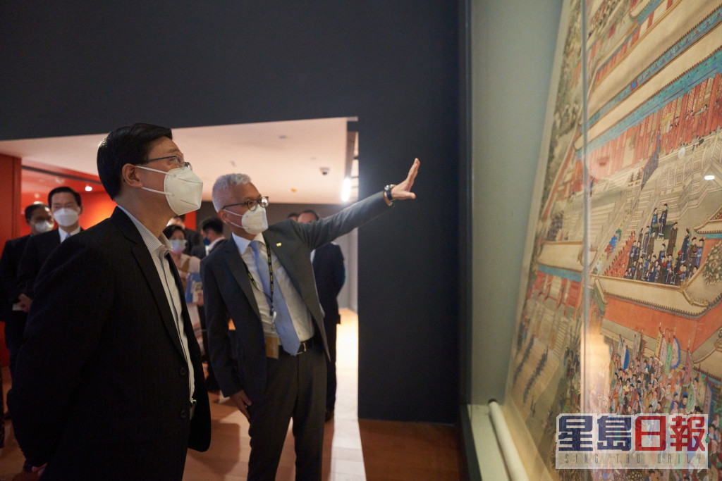 李家超上周到香港故宮文化博物館參觀。李家超FB圖片