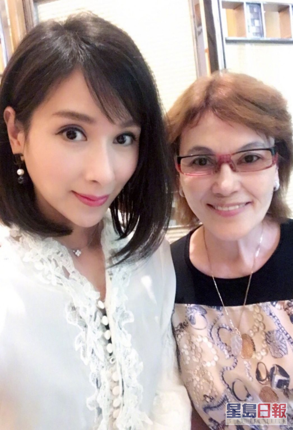 楊恭如與媽媽感情好好，不時於微博分享合照。