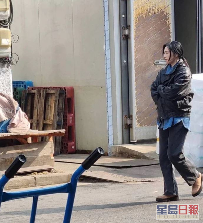 網民在韓國街頭捕獲范冰冰客串韓劇《Insider》。