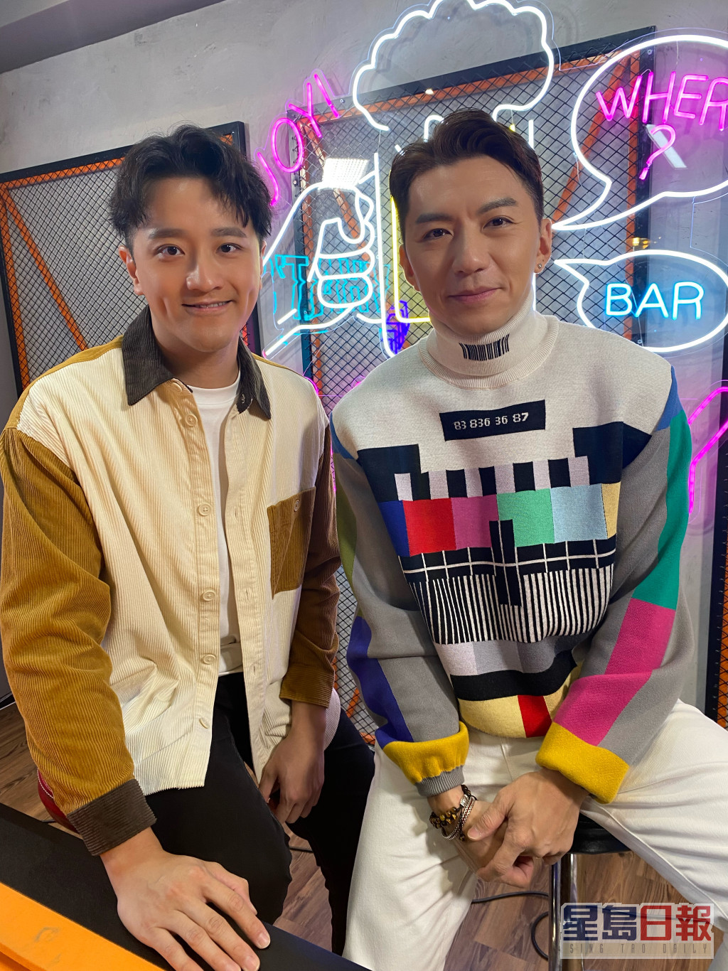 袁偉豪近日接受節目《StarTalk》主播許文軒（左）訪問。