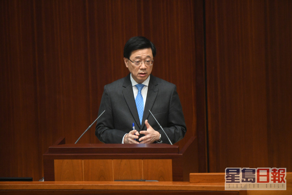 李家超指出，任何人只要支持一国两制，符合基本法及遵守香港法律，都会是香港建设力量。