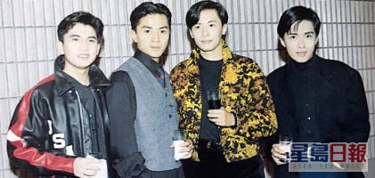 鄭梓浩（右一）是90年代歌手。