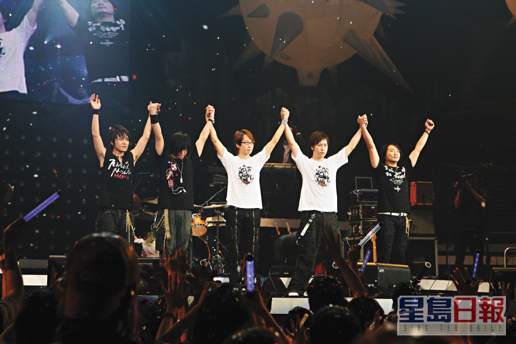 五月天2006年5月1日在红馆举行「Final Home当我们混在一起世界巡回演唱会」，是五子首度在红馆开骚。