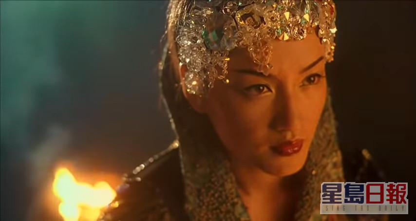 瞿颖在电影《千机变II之花都大战》饰演女帝「雅歌／雅婷」。