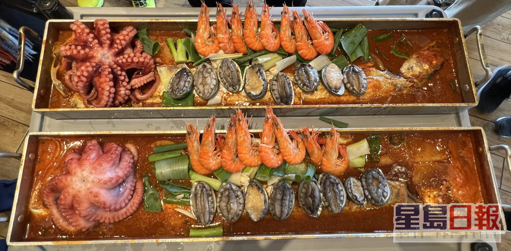 「济洲五圣」是济州海鲜名店，1973年已开业，4人份量的海鳝餐盛价钱230000韩圜（约1,380港元），必须提前订位及预订。