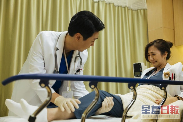 何依婷在《仁医》演下半身瘫痪医生，为她打入「最佳女配角」五强。