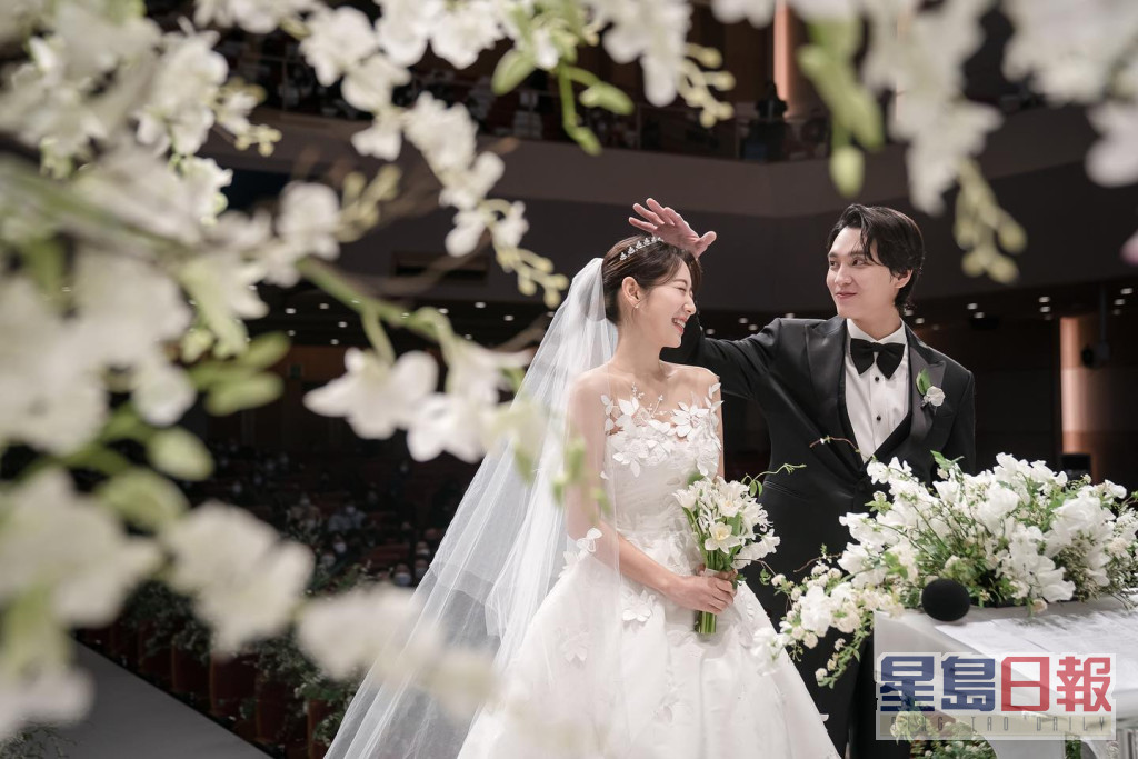 懷孕中的朴信惠上月底與崔泰俊完成婚禮。