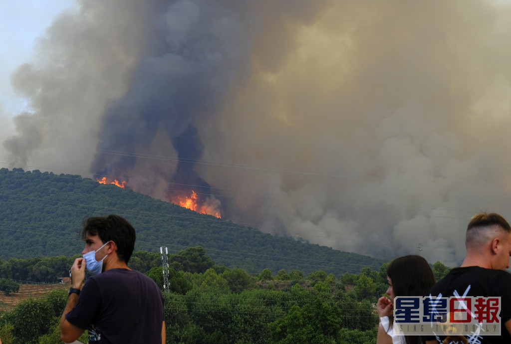 西班牙南部马拉加亦发生山火要疏散数千人。AP