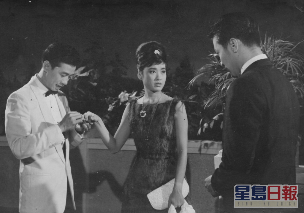 南红与楚原非常合拍，曾拍他执导的多部电影，包括在1963年与谢贤、胡枫演出《含泪的玫瑰》。