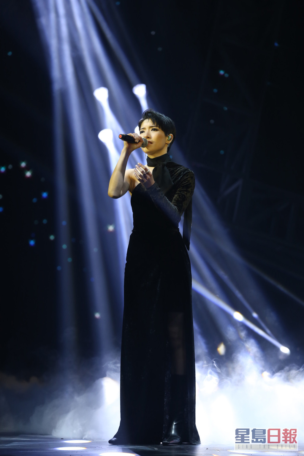 苇璇在《造星III》决赛选唱《愿》，她坦承为冲破自己心理关口。