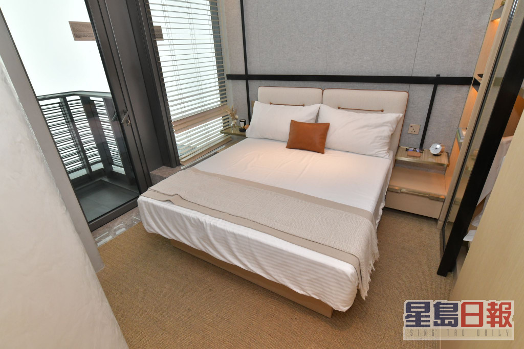 睡房與客廳同向，享九龍東海景。