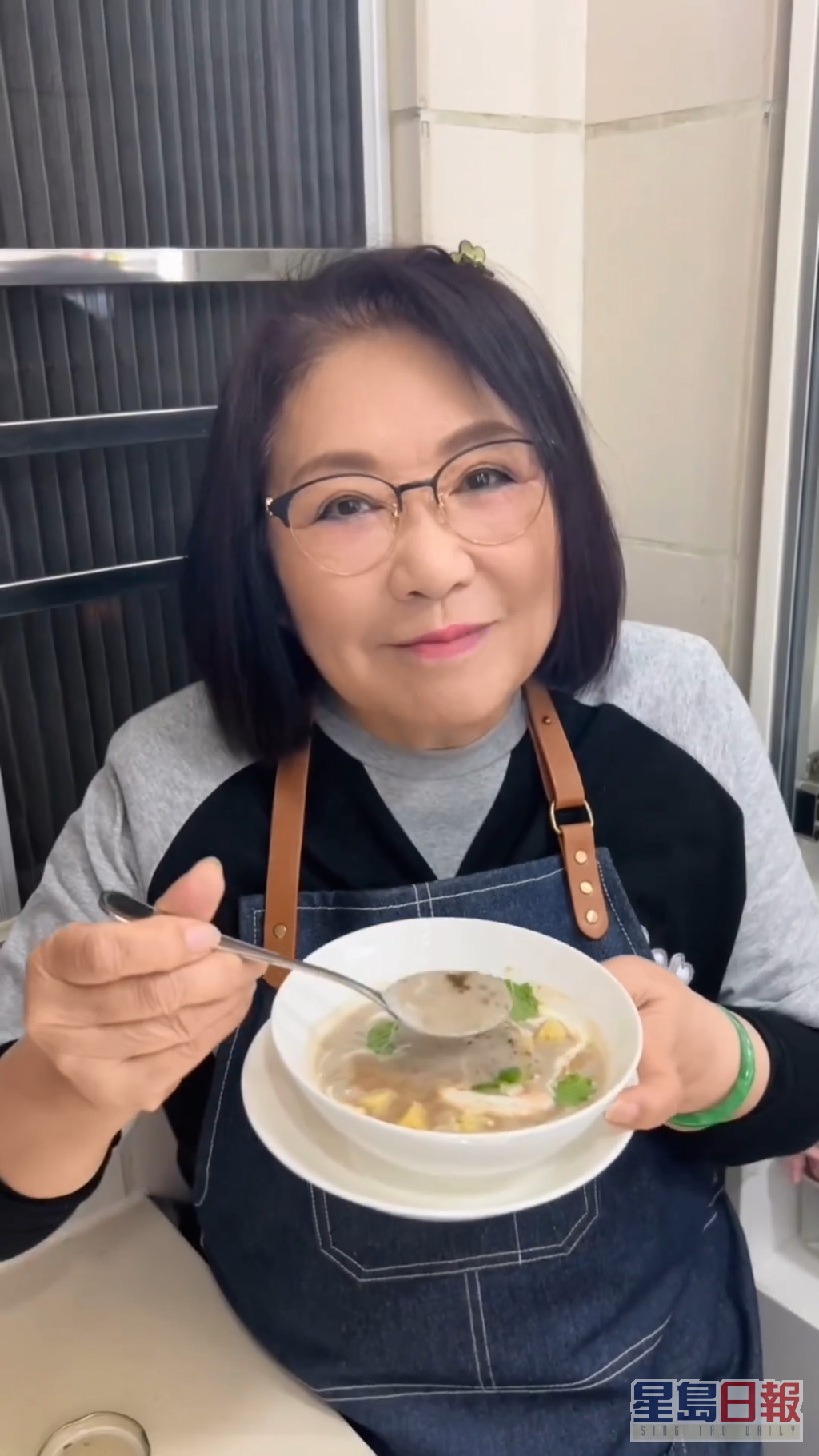 最近李司棋教整忌廉蘑菇汤。