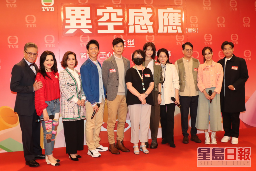 何远东（右一）到年尾终于都有剧拍，他将会参演TVB新剧《异空感应》（暂名）。