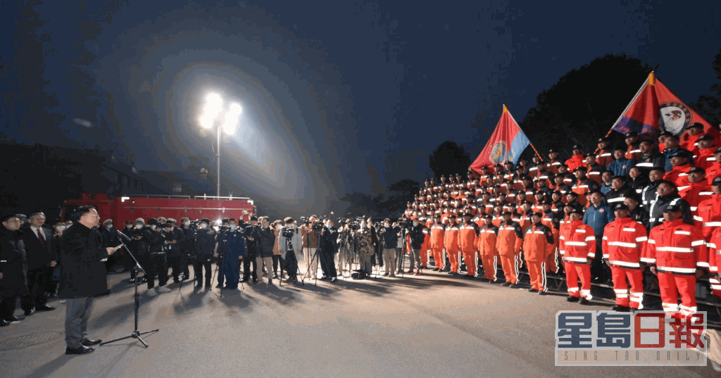國家及本港救援隊成員返抵北京。陳國基facebook圖片