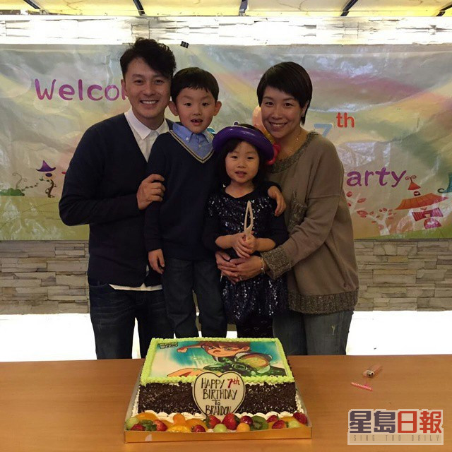 曹永廉妻子是資深演員姜大偉的長女姜依蘭，二人於2007年11月28日結婚，現育有一子一女。