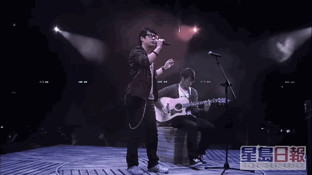 2008年，丁文俊與戴偉以樂隊A-Day之名踏上紅館，為盧冠廷《2050演唱會》擔任嘉賓，並唱出一曲《我未能忘記你》。