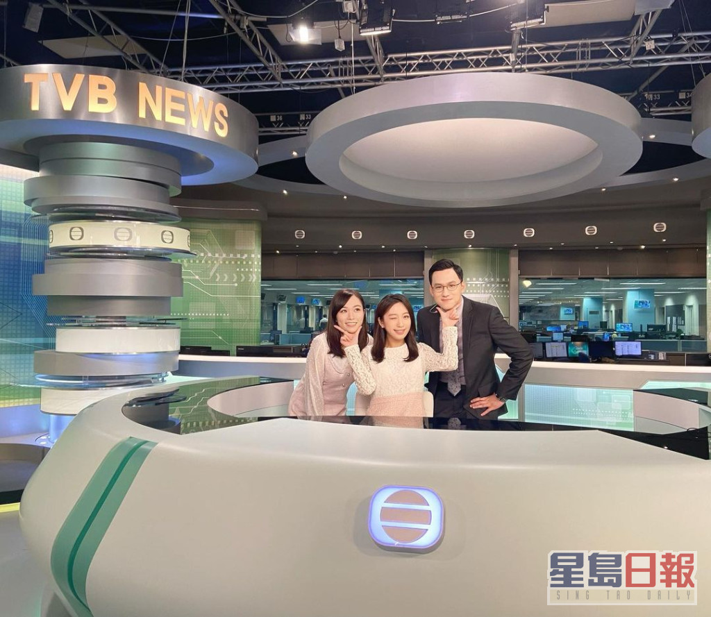 在TVB工作最后一天，与王倩荷及徐俊逸合影。