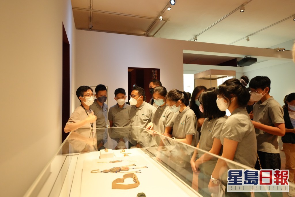 「更生先鋒領袖」學員參觀香港故宮文化博物館，欣賞珍貴文物。
