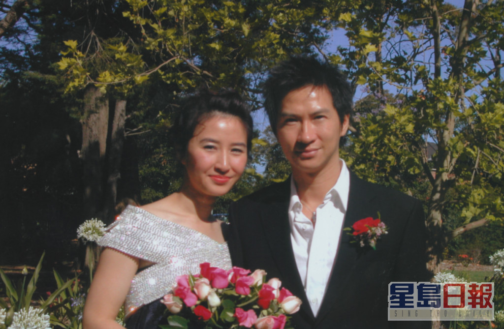张家辉和关咏荷于2003年低调地在澳洲雪梨注册结婚。