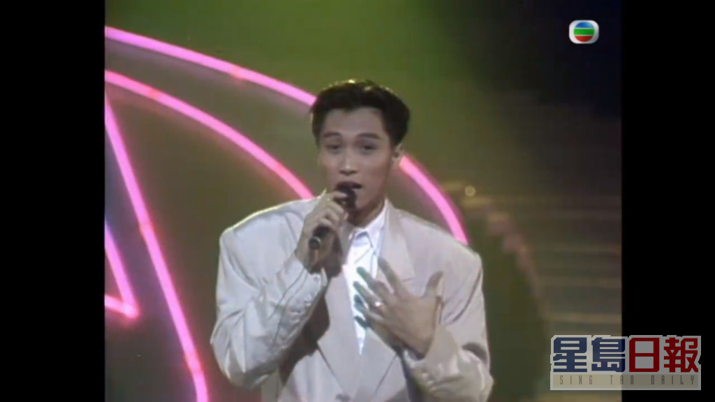 1988年參加第七屆新秀歌唱大賽。