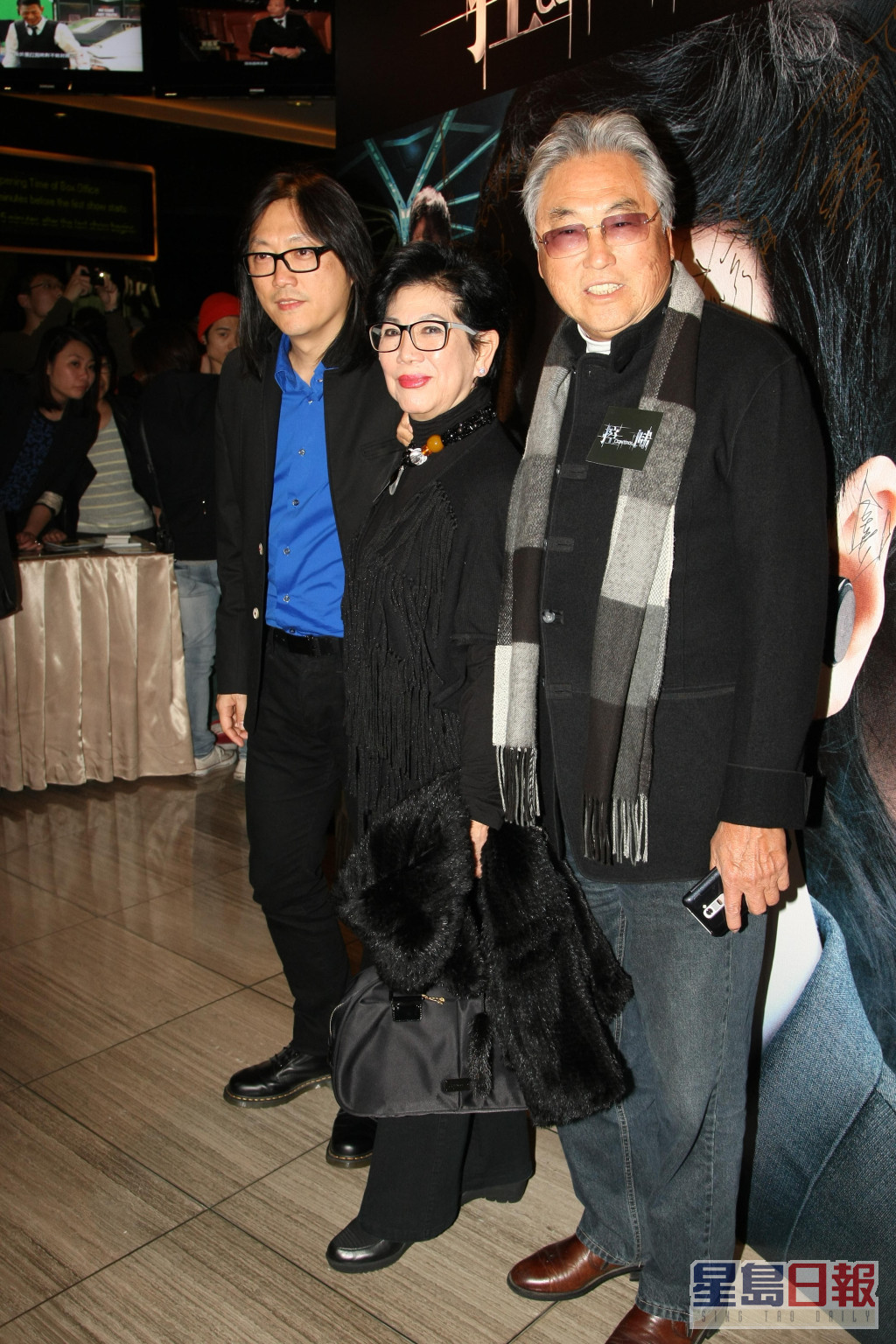 凌波与金汉育有两名儿子，大仔毕国智（左）为香港电影导演，2006年凭《海南鸡饭》获得香港电影金像奖新晋导演，细仔毕国勇为台湾音乐制作人。