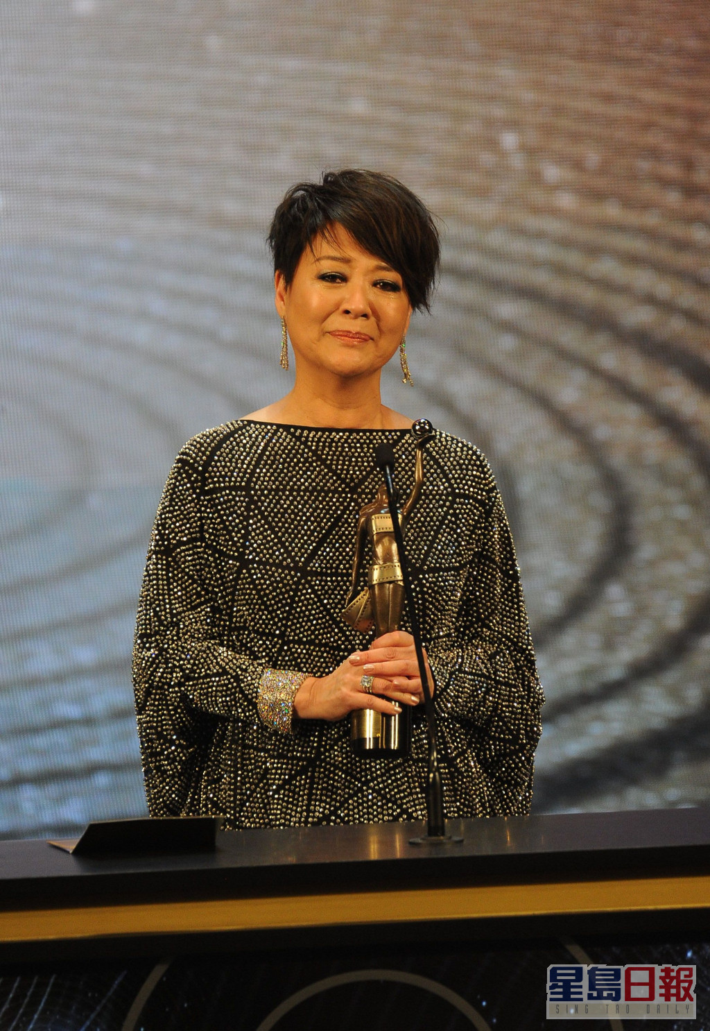 金燕玲多度夺得香港电影金像奖及台湾金马奖的「最佳女配角」奖项。