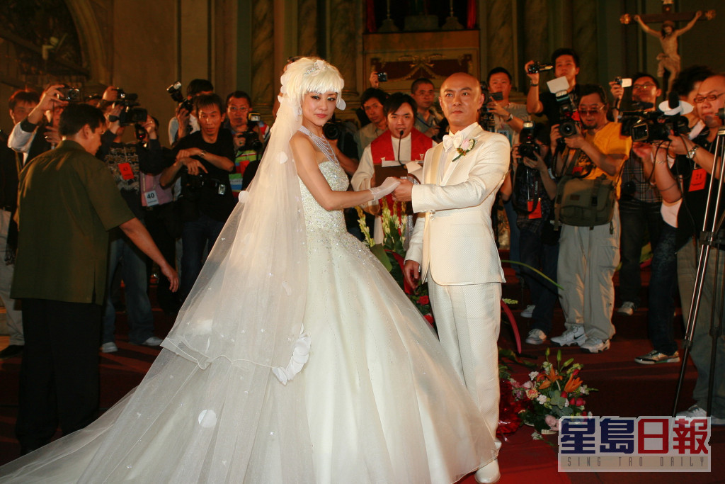 張衛健與張茜在2004年於菲律賓舉行婚禮。