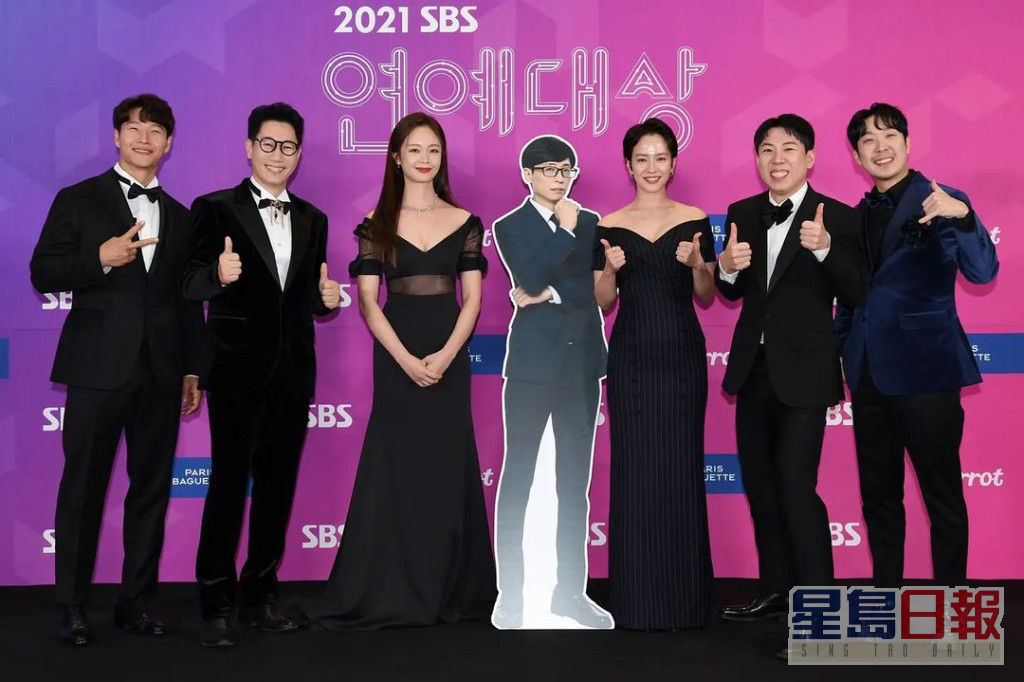 劉在錫因染疫而未能出席日前的「SBS演藝大賞」，只以紙牌代替。