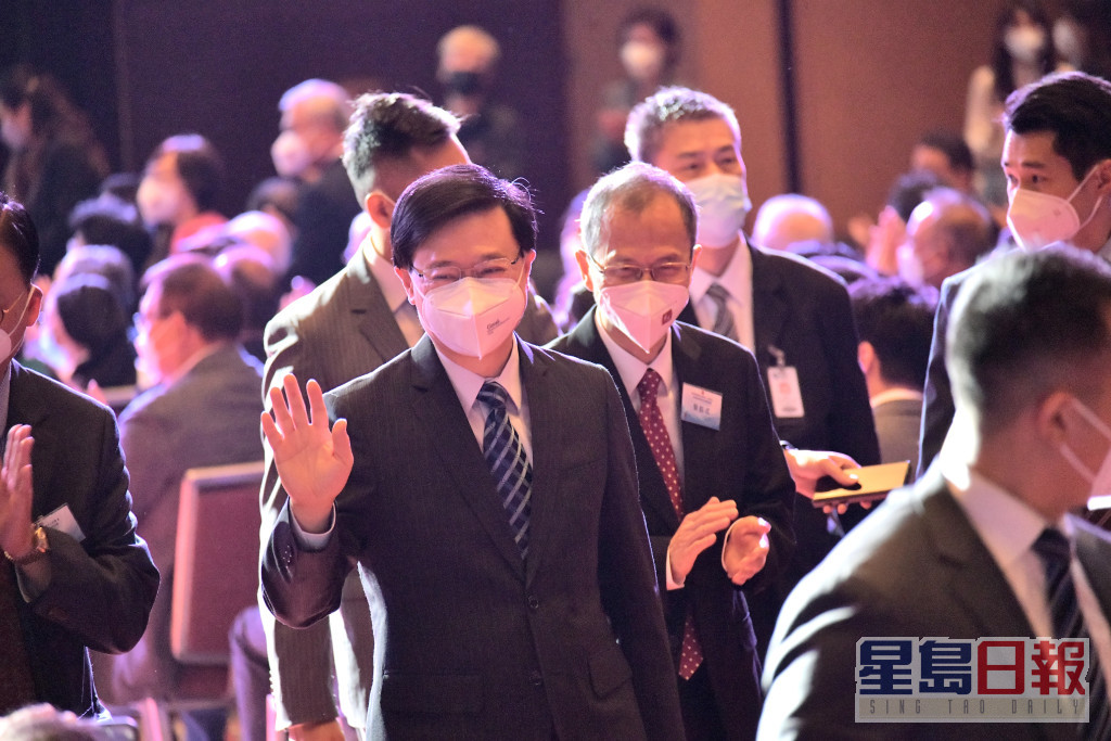 李家超出席「香港華夏教育機構成立典禮暨香港教育開新篇高峰論壇」。梁譽東攝