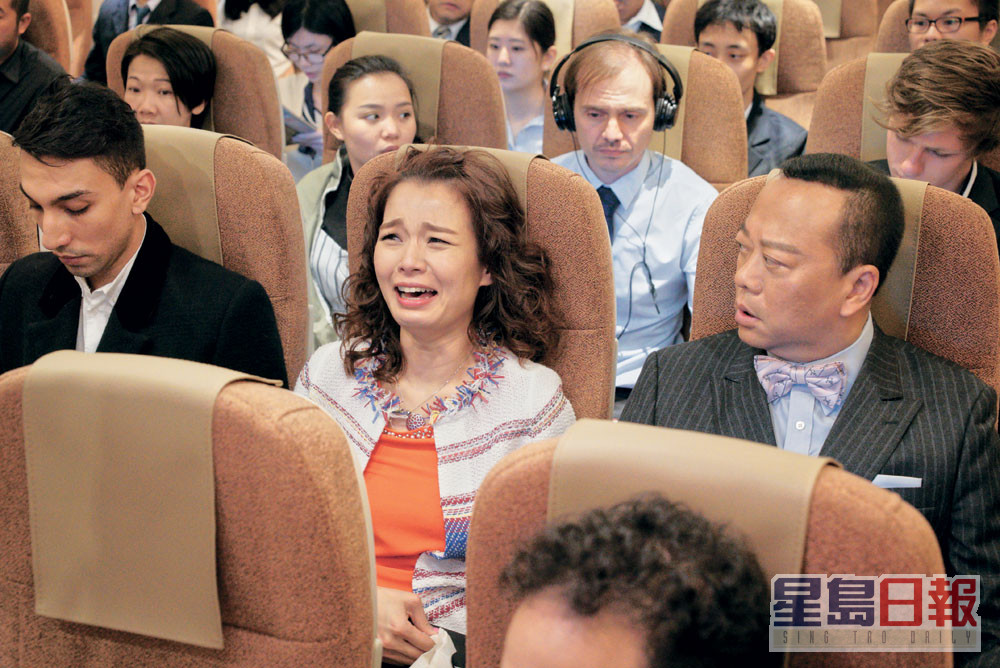 《夸世代》亦有使用飞机机舱新景拍摄。