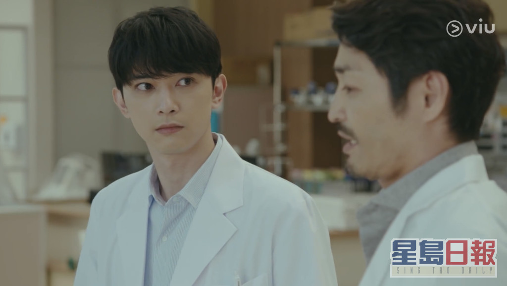 吉澤亮在《PICU 小兒集中治療室》飾演小兒科醫生志子田武四郎。