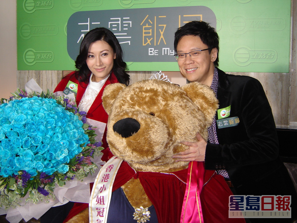 TVB前总经理陈志云早年在TVB主持《志云饭局》，采访多位城中名人，节目当时广受欢迎。