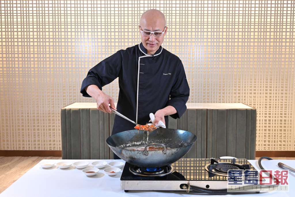 XO酱是由黄永帜创作的著名菜式之一，他曾在接受访问时，亲自炮制XO酱。
