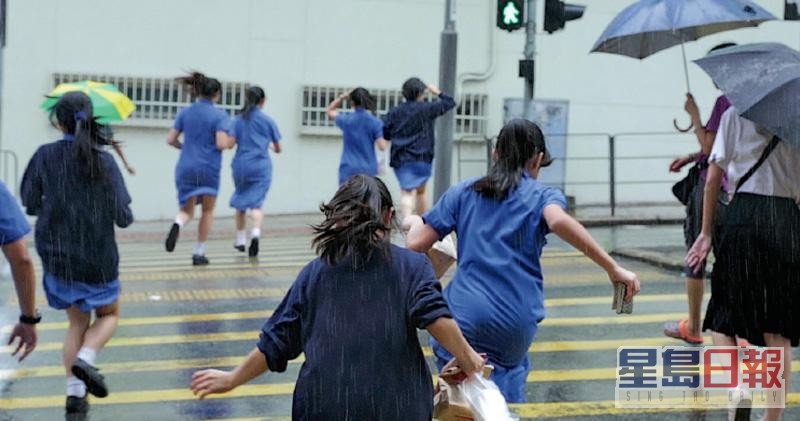 张婉婷为母校英华女学校拍摄的纪录片《给十九岁的我》近日惹起争议。