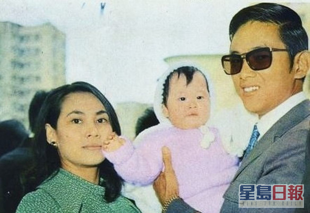 王馨平為已故武打巨星《獨臂刀》王羽長女，母親為演員林翠，演員曾江是她的舅父。
