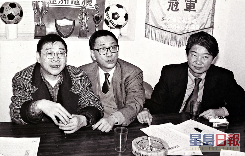 （左起）倪匡、黃霑及蔡瀾年輕時合作無間。