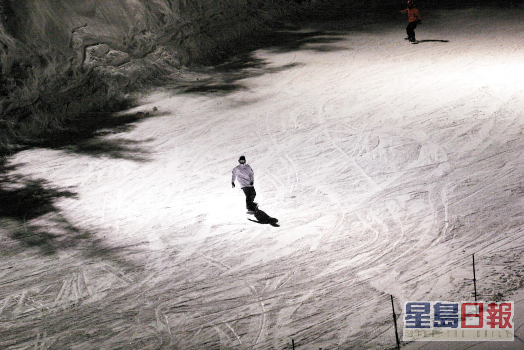 梁朝伟与太太刘嘉玲都热爱滑雪，2006年已被拍到两人一同到北海道滑雪。（东周刊图片）