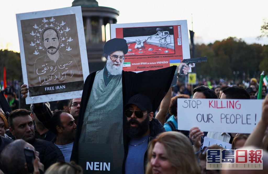 反对伊朗政府的活跃分子声称，今次在柏林举行的大游行，是海外伊朗裔人参加的历来最大规模示威行动。路透社图片