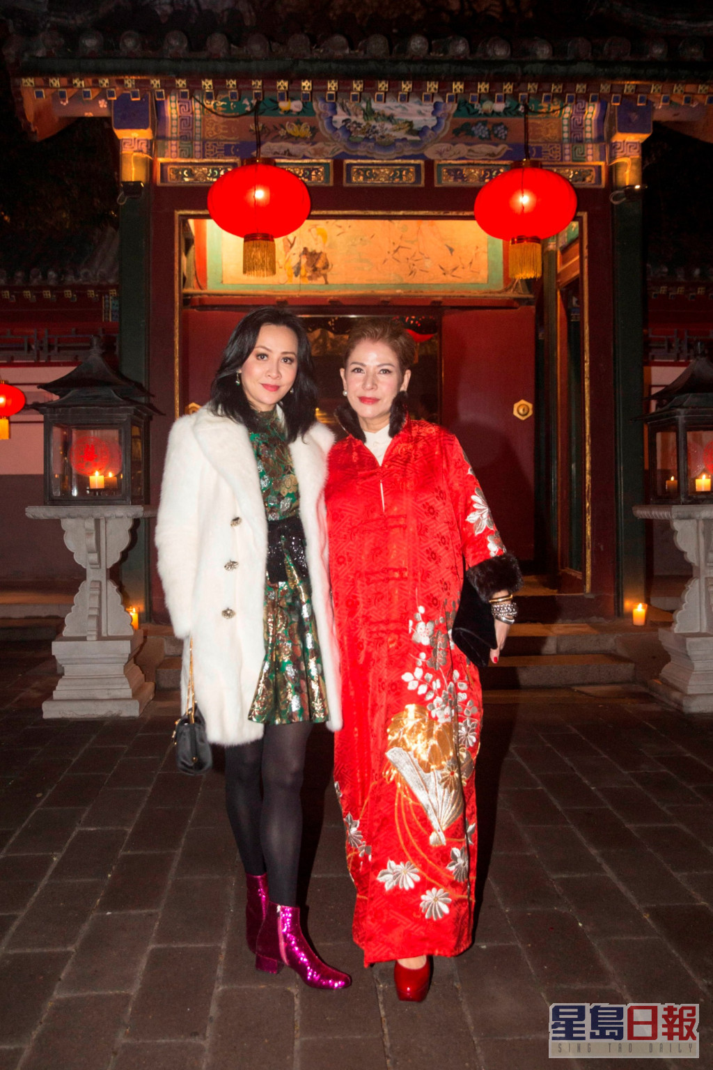 鄧愛嘉2014年嫁英籍丈夫Christopher Owen，在北京設宴三日，劉嘉玲都有出席。