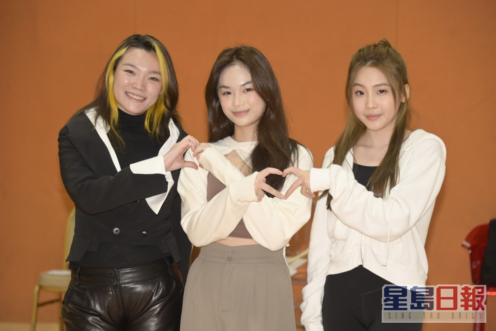 《聲夢2》任暟晴(中)、黃洛妍(左)與趙紫諾(右)去年首次為TVB台慶演出。