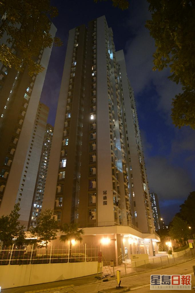 38岁女患者居于九龙城常乐街冠德苑冠胜阁。
