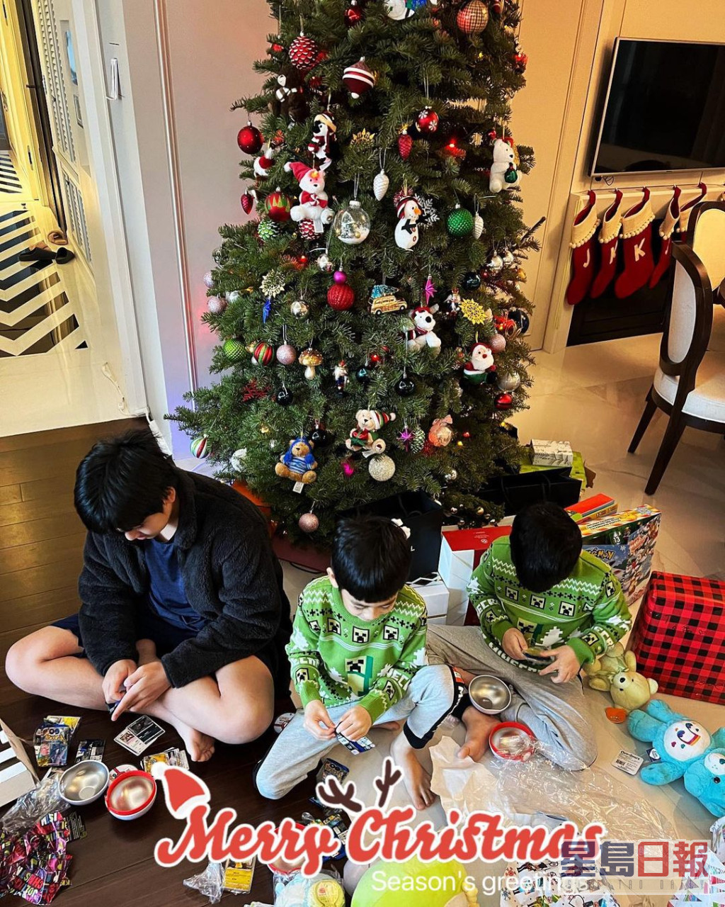 林志穎上載三子的照片祝賀聖誕。