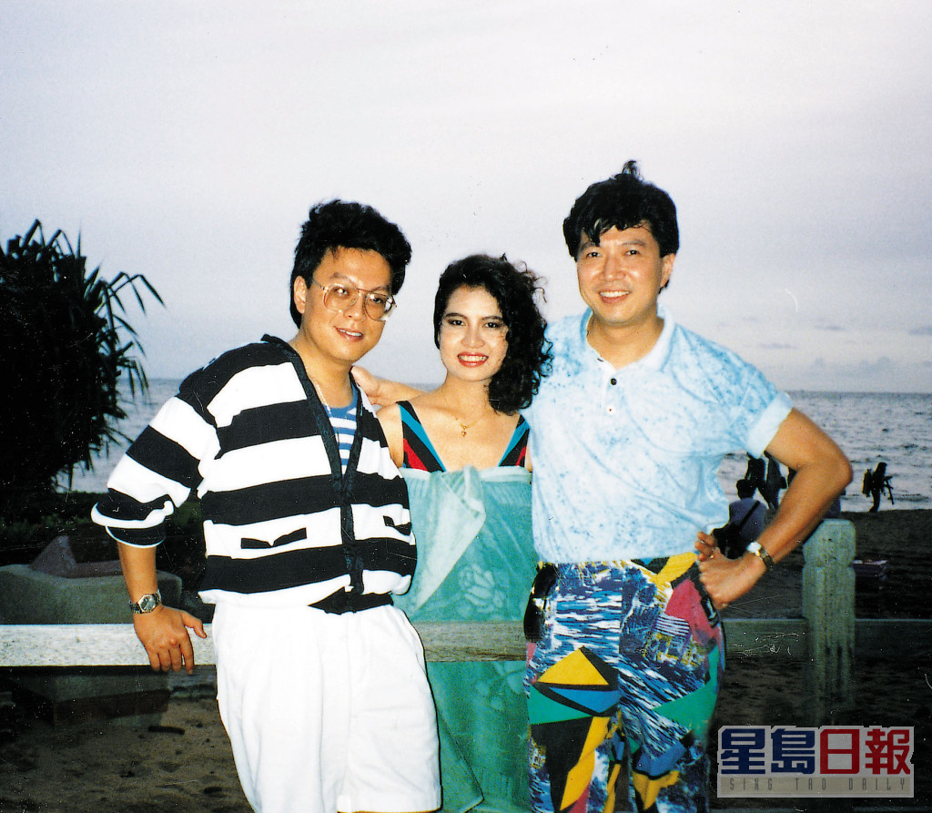 李道洪与朱朗尼（左）在《活色生香》节目中访问泰国小姐。